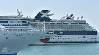 Tri megakruzera s preko 5 tisuća putnika uplovili u novu luku u Gaženici. Photo: Dino Stanin/PIXSELL Tri megakruzera s preko 5 tisuća putnika uplovili u novu luku u Gaženici. Photo: Dino Stanin/PIXSELL