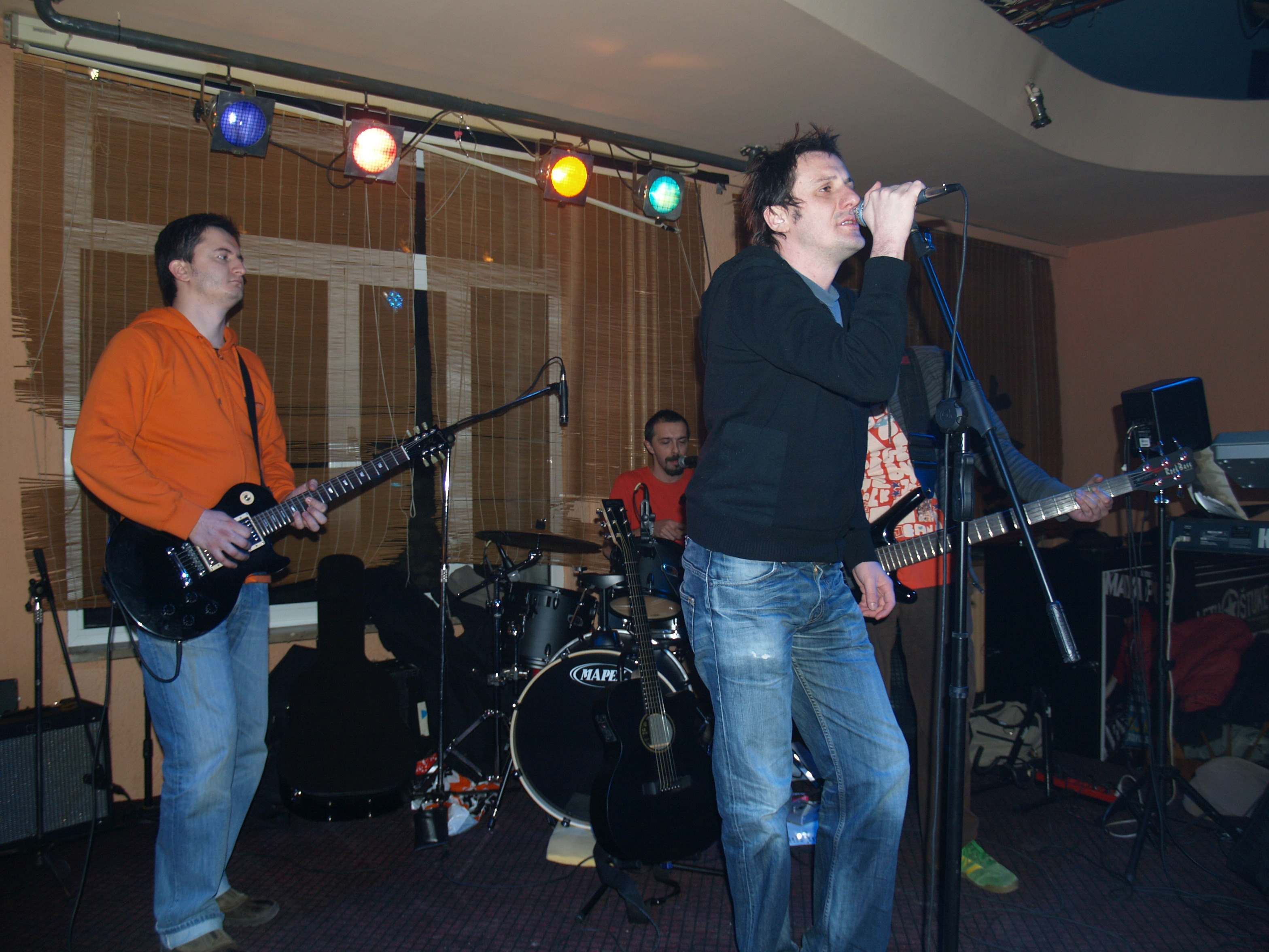 Letu štuke u Maya pub-u Letu štuke u Maya pub-u