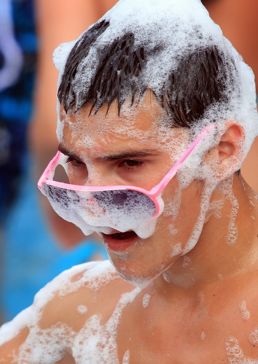 Novalja / Zrce, 260811.
Tematski blok: Pjena party u Aquariusu. Jedan od zastitnih znakova zrcanskog kluba Aquarius je pjena party. Svakodnevni je sastavni dio Aquariusovih After Beach Partyja. Taj jednostavan dogadjaj izuzetno veseli partijanere koji rad