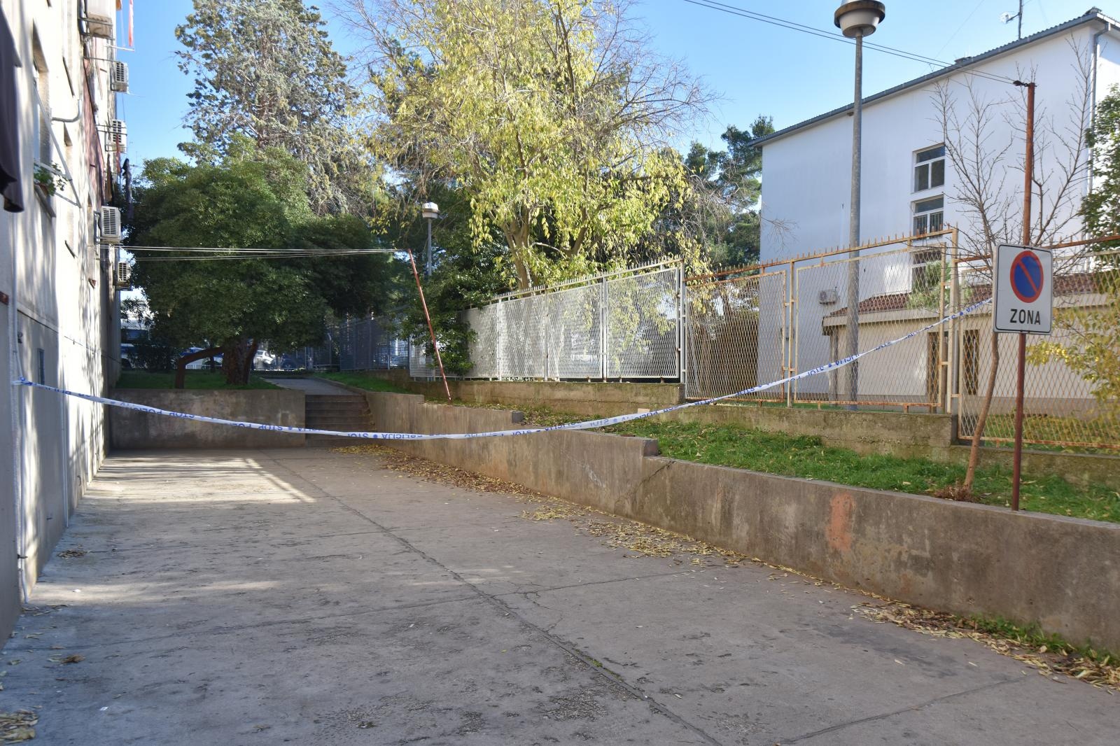 Nepoznati počinitelj bacio eksplozivnu napravu u dvorište PU Zadarske