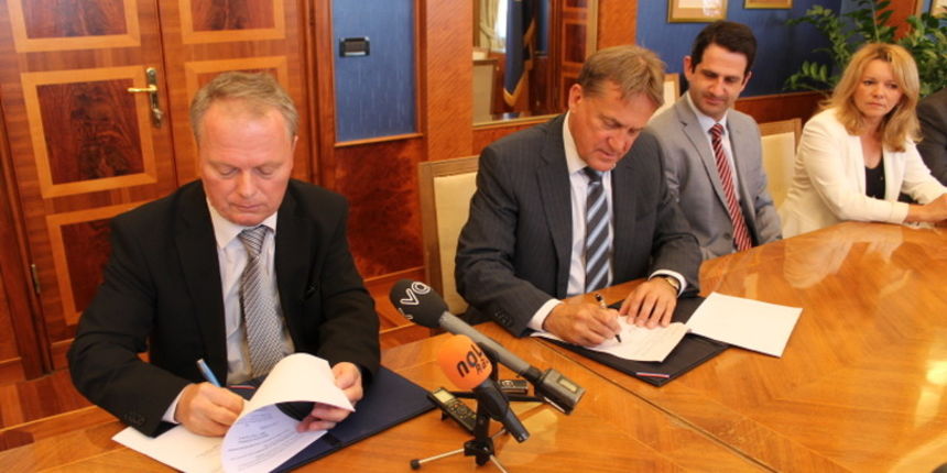 Potpisani predugovori o kupoprodaji stanova za socijalne potrebe na području Crvenih kuća Potpisani predugovori o kupoprodaji stanova za socijalne potrebe na području Crvenih kuća