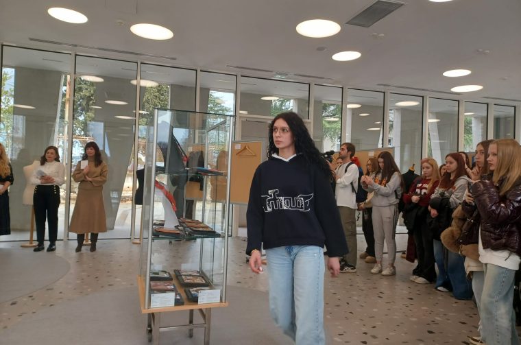 SDPU Zadar modna revija glagoljica