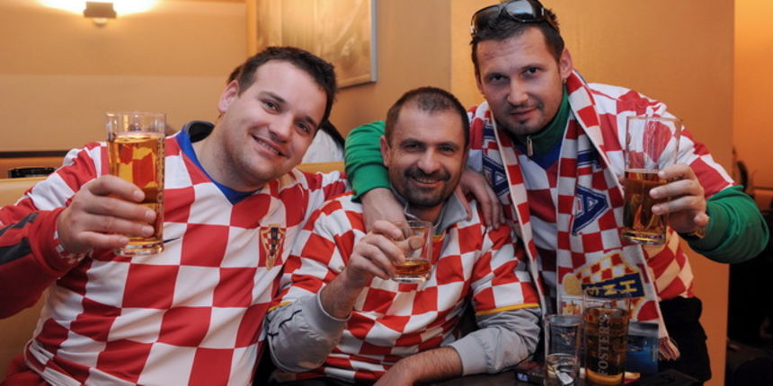 Bec, 310110.
Austrija je domacin EURO 2010 u rukometu od 19-31 01.10. U Becu se igraju utakmice poufinala i finala. Polufinale su izborile reprezentacije Islanda, Francuske, Poljske i Hrvatske. U polufinalnim utakmicama finale su izborile reprezentacije F Bec, 310110.
Austrija je domacin EURO 2010 u rukometu od 19-31 01.10. U Becu se igraju utakmice poufinala i finala. Polufinale su izborile reprezentacije Islanda, Francuske, Poljske i Hrvatske. U polufinalnim utakmicama finale su izborile reprezentacije F