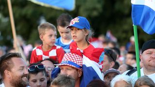 Svečani doček zadarskih Vatrenih: Jedrenjakom Branimir plovili od Gradskog mosta do gata na zadarskoj rivi