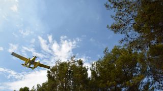 Zračne i kopnene snage gase požar kod Kožina Zračne i kopnene snage gase požar kod Kožina