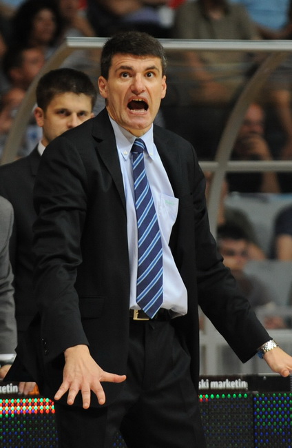 Zadar, 080610.
Dvorana Kresimir Cosic.
Cetvrta finalna kosarkaska utkmica izmedju Zadra i Cibone.
Na fotografiji: trener Cibone Velimir Perasovic.
Foto: Andrija Lucic / CROPIX Zadar, 080610.
Dvorana Kresimir Cosic.
Cetvrta finalna kosarkaska utkmica izmedju Zadra i Cibone.
Na fotografiji: trener Cibone Velimir Perasovic.
Foto: Andrija Lucic / CROPIX