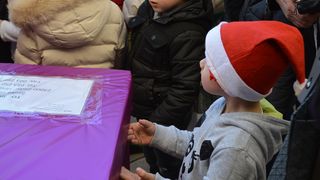 Djed Božićnjak iz Laponije stigao na Forum- poštom!