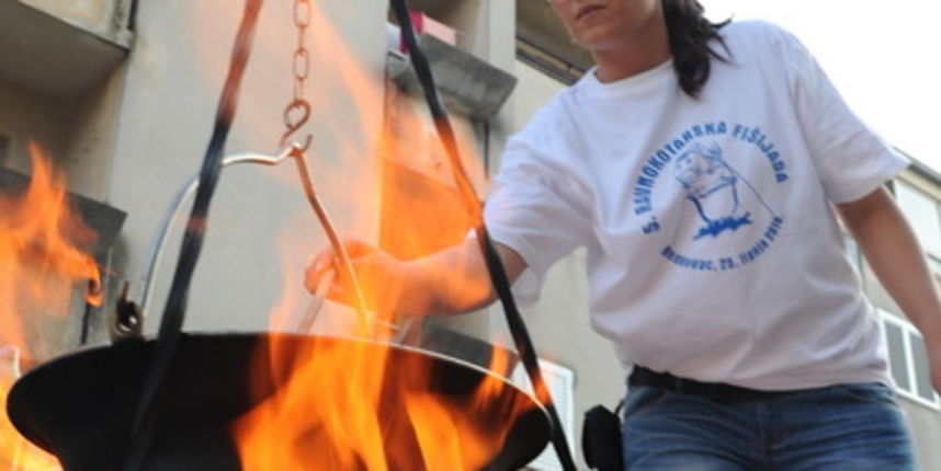 Zadar, 260510. Sinoc je u Benkovcu odrzana peta po redu ravnokotarska fisijada, sudjelovalo je 43 natjecatelja iz cjele Hrvatske. 1. mjesto osvojila je ekipa Hrvatske Postanske banke,2. ekipa Nard iz Valpova i 3. mjesto ekipa Bilo mi je vrime iz Benkovca.