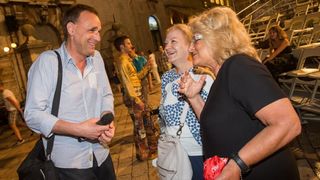 Kostimirana proba predstave Kafetarija prema djelu La bottega del caffe, jednoj od najuspješnijih komedija talijanskog komediografa Carla Goldonija