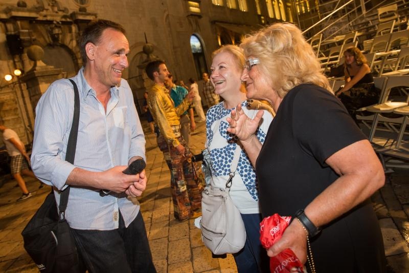 Kostimirana proba predstave Kafetarija prema djelu La bottega del caffe, jednoj od najuspješnijih komedija talijanskog komediografa Carla Goldonija