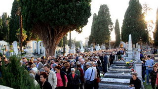 Blagdan Svih svetih na Gradskom groblju Zadar, Foto: Iva Perinčić Blagdan Svih svetih na Gradskom groblju Zadar, Foto: Iva Perinčić
