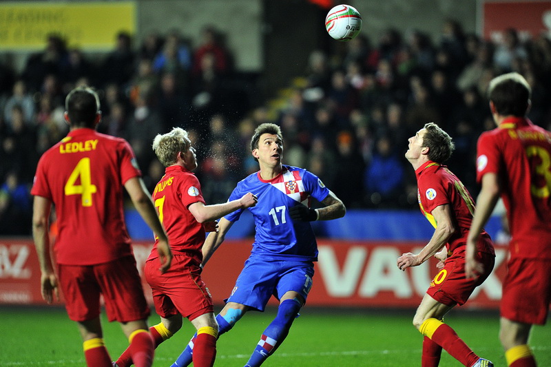 Swansea (Wales), 260313.
Stadion Liberty.
Kvalifikacijska utakmica za Svjetsko prvenstvo u Brazilu 2014. godine, izmedju reprezentacija Walesa i Hrvatske.
Na fotografiji: Mario Mandzukic.
Foto: Boris Kovacev / CROPIX Swansea (Wales), 260313.
Stadion Liberty.
Kvalifikacijska utakmica za Svjetsko prvenstvo u Brazilu 2014. godine, izmedju reprezentacija Walesa i Hrvatske.
Na fotografiji: Mario Mandzukic.
Foto: Boris Kovacev / CROPIX