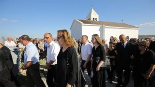 Mirko Miočić ispraćen na posljednji počinak na mjesnom groblju u Rtini Mirko Miočić ispraćen na posljednji počinak na mjesnom groblju u Rtini