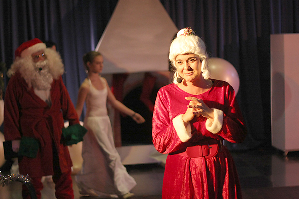 Plesna udruga Gesta: Ima li spasa za Djeda Mraza (Foto:Saša Čuka)