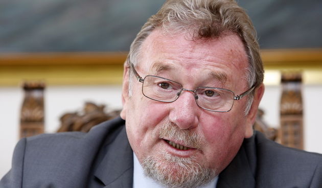 Zagreb, 210911.
Potpredsjednik Sabora Vladimir Seks dao je danas izjavu o srbijanskim optuznicama za ratne zlocine iz 1991.
Foto: Davor Pongracic / CROPIX