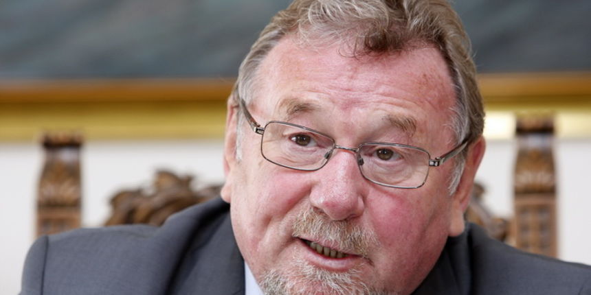 Zagreb, 210911.
Potpredsjednik Sabora Vladimir Seks dao je danas izjavu o srbijanskim optuznicama za ratne zlocine iz 1991.
Foto: Davor Pongracic / CROPIX