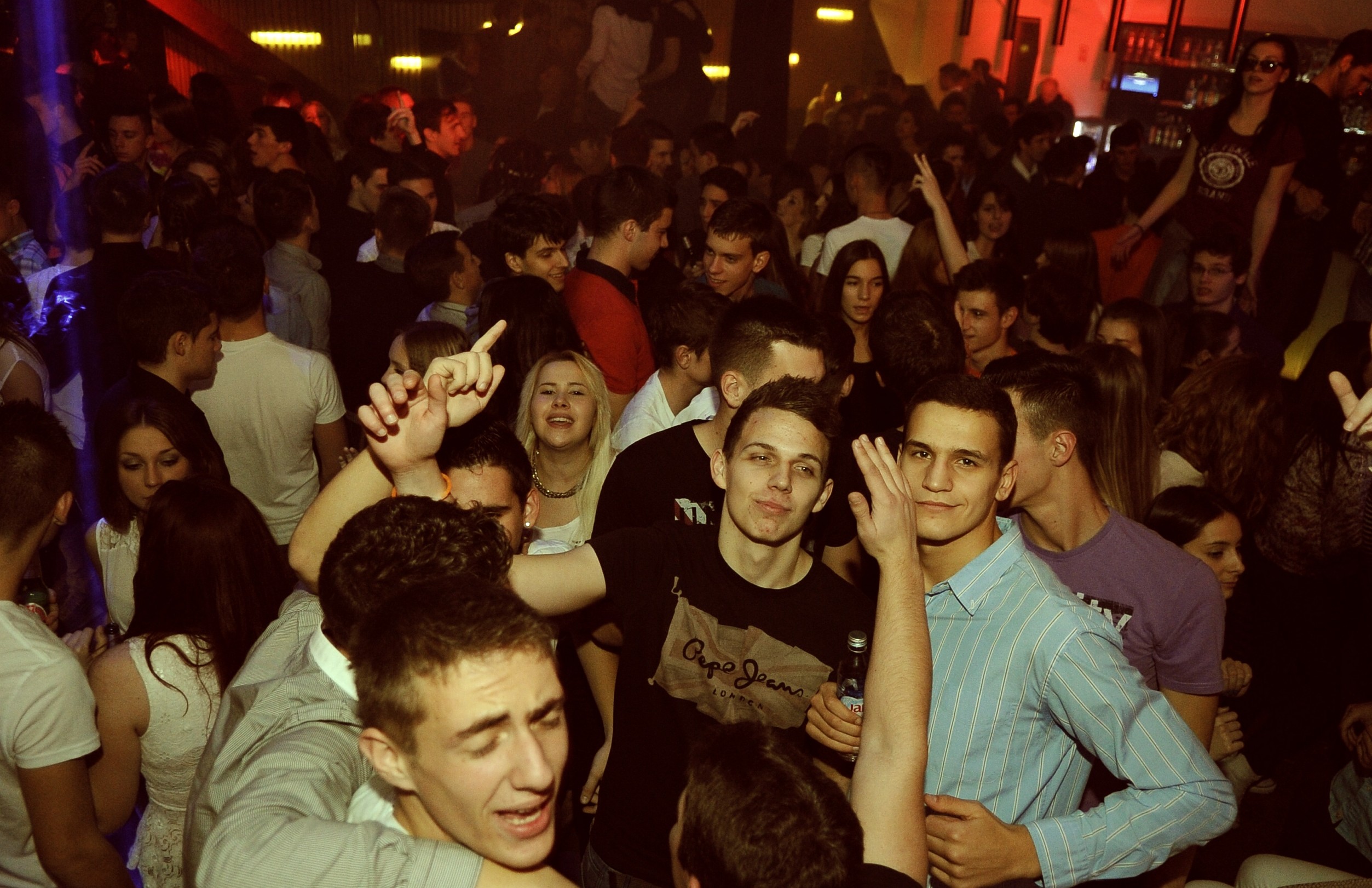 Spektar party u Aquarius klubu