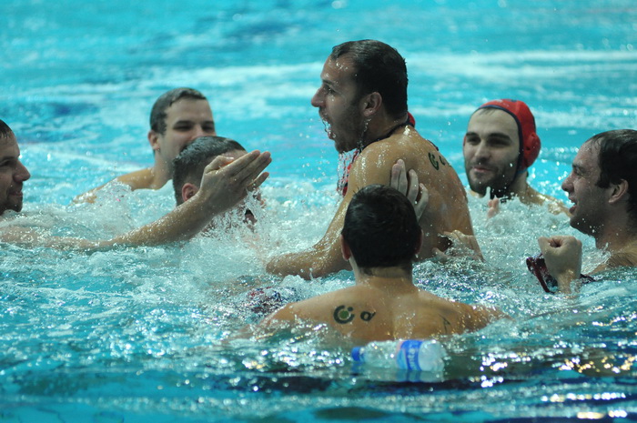 Zadar, 101211
Bazen na Visnjiku.
Utakmica polufinala kupa Hrvatske izmedju VK Primorje i VK Jug.
Na slici: slavlje igraca Juga
Foto: Luka Gerlanc / CROPIX