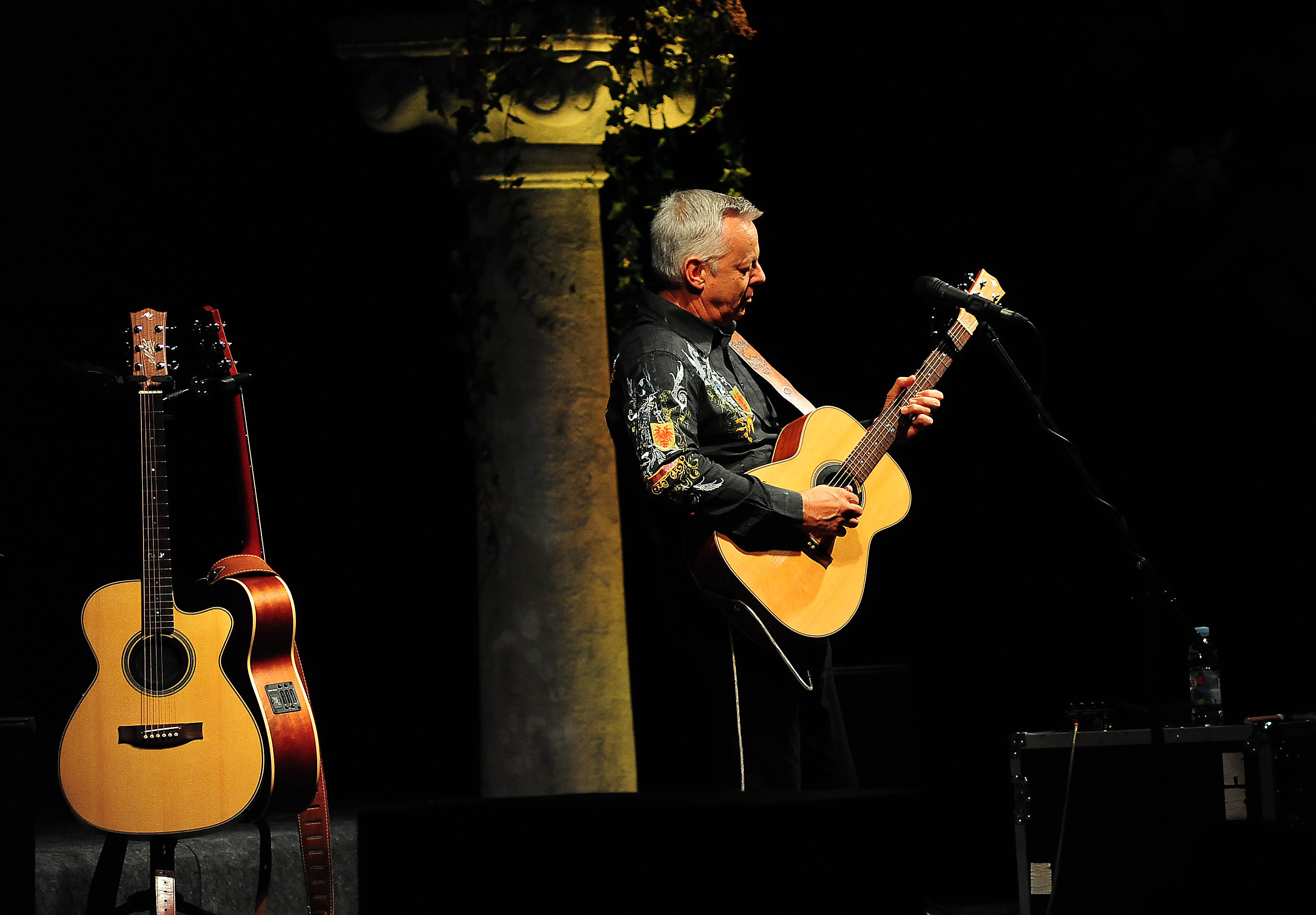 Gitaristički virtuoz Tommy Emmanuel održao fenomenalan koncert u Perivoju Vladimira Nazora. Foto: Nenad Marčev Gitaristički virtuoz Tommy Emmanuel održao fenomenalan koncert u Perivoju Vladimira Nazora. Foto: Nenad Marčev