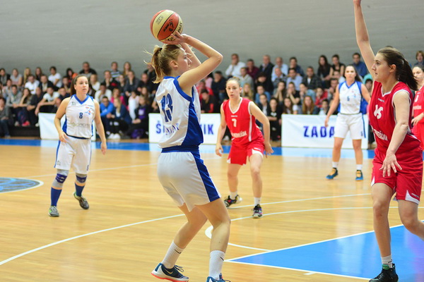 SC Višnjik, dvorana 3. Finale doigravanja za prvaka Hrvatske: ŽKK Zadar – ŽKK Medveščak 54-76 SC Višnjik, dvorana 3. Finale doigravanja za prvaka Hrvatske: ŽKK Zadar – ŽKK Medveščak 54-76