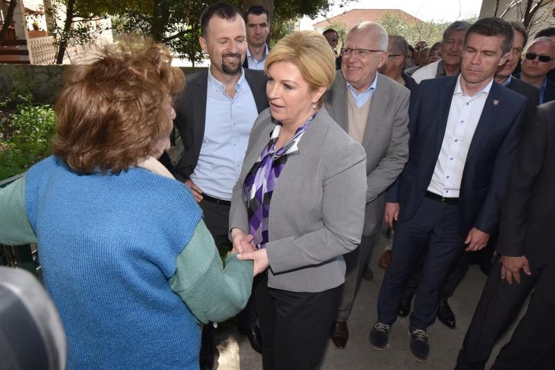 Predsjednica Grabar Kitarović posjetila otok Ist. Foto: Dino Stanin/PIXSELL