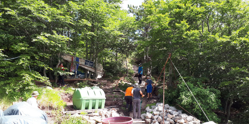 PD Paklenica u akciji na Vlaškom gradu PD Paklenica u akciji na Vlaškom gradu