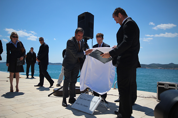 Svečanost polaganja J. Y. Costeau memorijalne ploče na Morskim orguljama