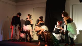 Dragon teatar premijerom predstave “Kraljevo” proslavio svoj peti rođendan Dragon teatar premijerom predstave “Kraljevo” proslavio svoj peti rođendan