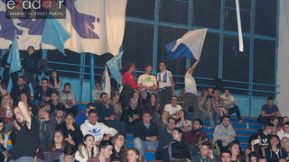 Humanitarno gledanje utakmice Zadar-Cibona (85-84) u Jazinama Humanitarno gledanje utakmice Zadar-Cibona (85-84) u Jazinama