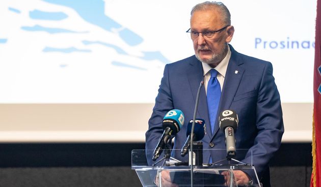 Ministar Božinović predao načelniku Općine Pakoštane simboličnu “zadnju minu”