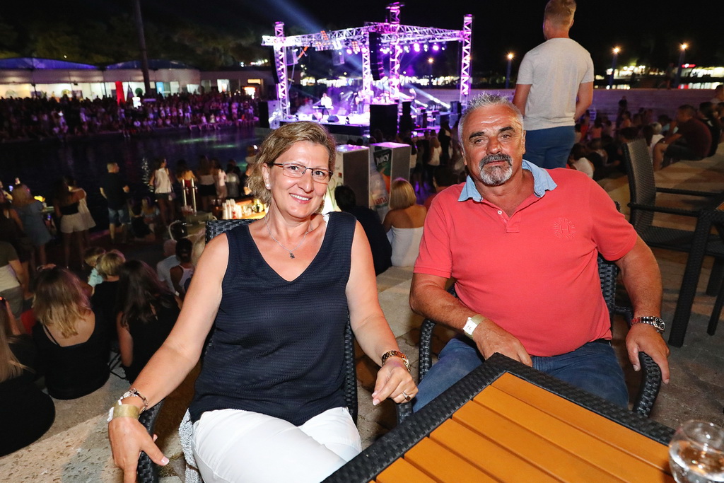 Fenomenalni Petar Grašo raspjevao i rasplesao Biograd Fenomenalni Petar Grašo raspjevao i rasplesao Biograd