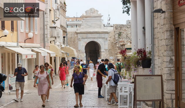 Đir po gradu 28. kolovoza 2017. Kopnena vrata sv. Krševana