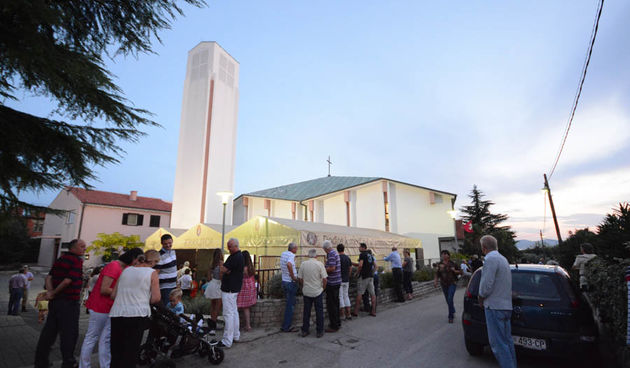 Fešta Kraljice mira na Stanovima  ; foto Iva Perinčić