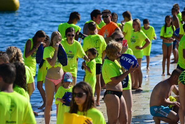 10. dm Millennium Jump na zadarskoj rivi – 3 tisuće skakača poslalo prekrasnu priču u svijet 10. dm Millennium Jump na zadarskoj rivi – 3 tisuće skakača poslalo prekrasnu priču u svijet