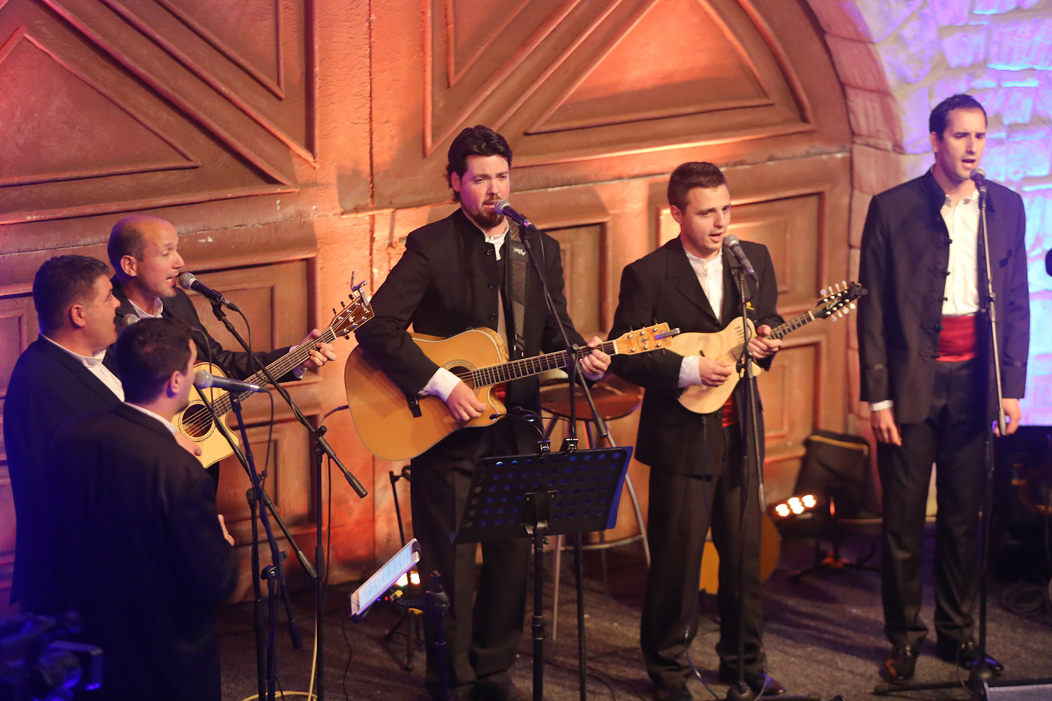 Humanitarni rođendanski koncert klape Kontrada u Arsenalu. Foto: Filip Brala Humanitarni rođendanski koncert klape Kontrada u Arsenalu. Foto: Filip Brala