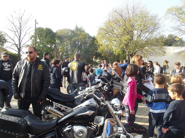 “Beštije” posjetile OŠ Šimuna Kožičića Benje “Beštije” posjetile OŠ Šimuna Kožičića Benje