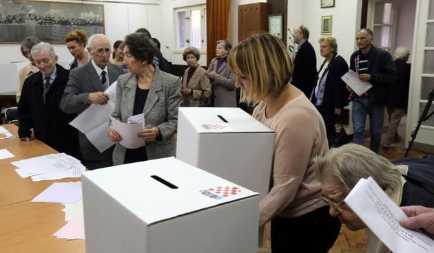 Gužva na biračkim mjestima. hoto: Goran Kovacic/PIXSELL
