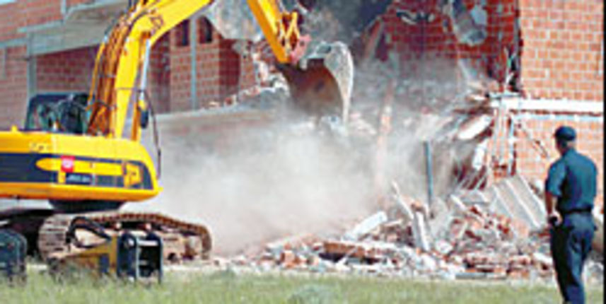 Rušenje (Foto: Vjesnik) Rušenje (Foto: Vjesnik)