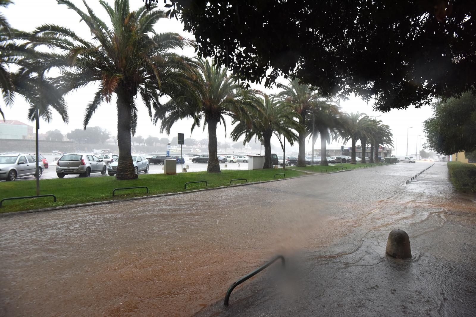Kišna kataklizma u Zadru: poplavljen cijeli grad