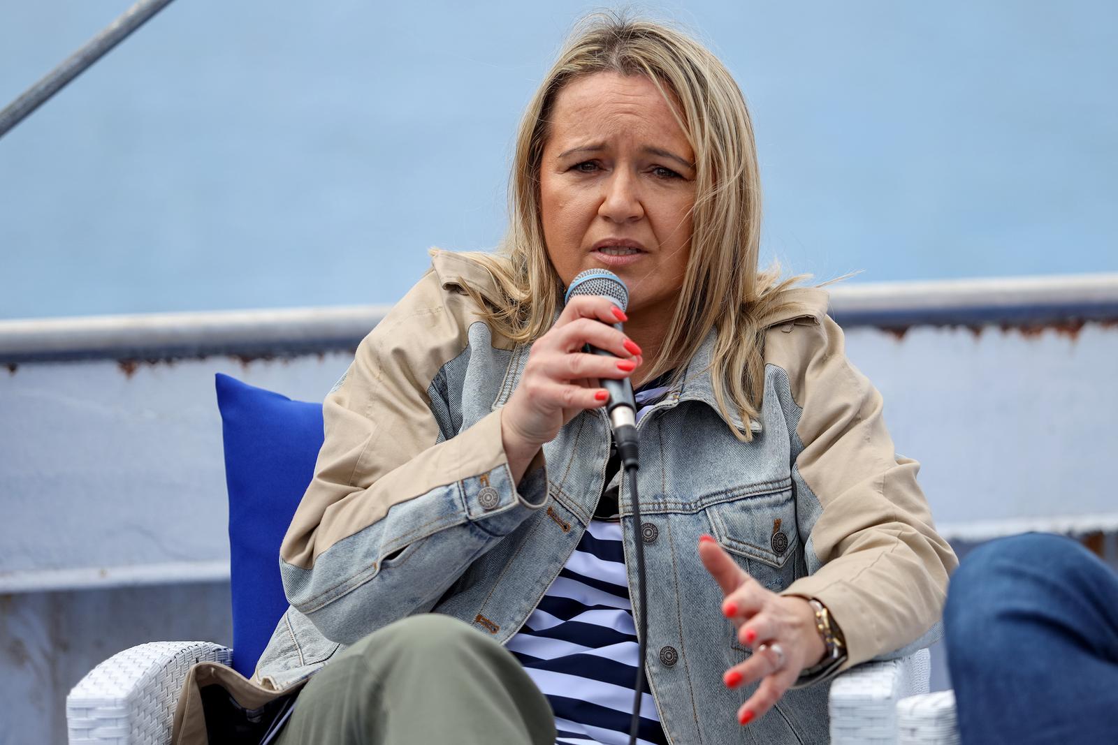 Ekološka manifestacija “Uz more, za more: zelena misija za održivu budućnost Hrvatske” održala se danas na plivarici Škoda koja je jutros u 11 sati isplovila iz zadarske luke Gaženica prema Ugljanu gdje će se provela akcija izvlačenja odbačenih ribarskih Ekološka manifestacija “Uz more, za more: zelena misija za održivu budućnost Hrvatske” održala se danas na plivarici Škoda koja je jutros u 11 sati isplovila iz zadarske luke Gaženica prema Ugljanu gdje će se provela akcija izvlačenja odbačenih ribarskih