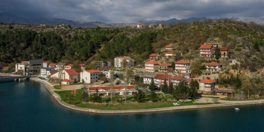 Grad Obrovac u kanjonu rijeke Zrmanje. Ilustracije. Photo: Dino Stanin/PIXSELL Grad Obrovac u kanjonu rijeke Zrmanje. Ilustracije. Photo: Dino Stanin/PIXSELL