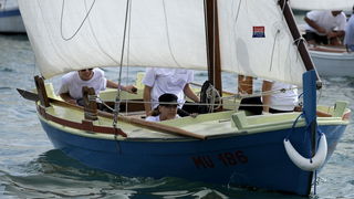 Otok Murter, 300912.
Latinsko idro, najveca regata tradicionalnih gajeta, leuta i kaica odrzana je danas u Murteru. Na regati je startalo oko 100 brodova.
Foto: Niksa Stipanicev / CROPIX Otok Murter, 300912.
Latinsko idro, najveca regata tradicionalnih gajeta, leuta i kaica odrzana je danas u Murteru. Na regati je startalo oko 100 brodova.
Foto: Niksa Stipanicev / CROPIX