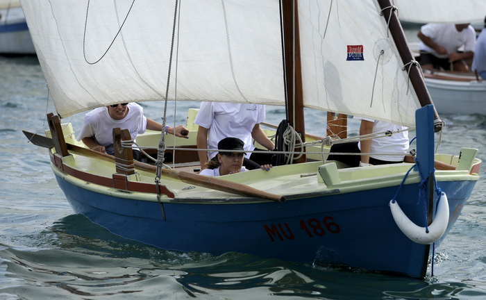 Otok Murter, 300912.
Latinsko idro, najveca regata tradicionalnih gajeta, leuta i kaica odrzana je danas u Murteru. Na regati je startalo oko 100 brodova.
Foto: Niksa Stipanicev / CROPIX Otok Murter, 300912.
Latinsko idro, najveca regata tradicionalnih gajeta, leuta i kaica odrzana je danas u Murteru. Na regati je startalo oko 100 brodova.
Foto: Niksa Stipanicev / CROPIX