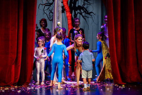 Circo Art u HNK Zadar izveo predstavu “Povratak u prirodu”