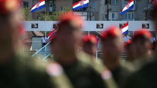 Svečano postrojavanje na stadionu u Kranjčevićevoj u povodu Dana Oružanih snaga Republike Hrvatske. Foto. PIXSELL Svečano postrojavanje na stadionu u Kranjčevićevoj u povodu Dana Oružanih snaga Republike Hrvatske. Foto. PIXSELL