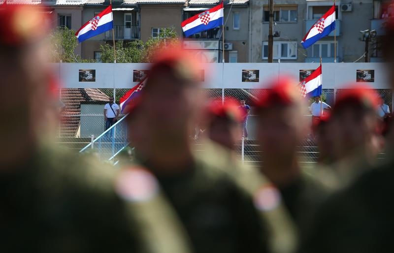 Svečano postrojavanje na stadionu u Kranjčevićevoj u povodu Dana Oružanih snaga Republike Hrvatske. Foto. PIXSELL Svečano postrojavanje na stadionu u Kranjčevićevoj u povodu Dana Oružanih snaga Republike Hrvatske. Foto. PIXSELL