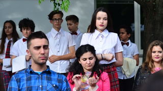 Kazališna udruga “Igrajmo se” predstavila je dramsku igru “Coffee to go” u atriju Gradske knjižnice Zadar