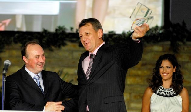 Baradić prima nagradu (Foto: Niksa Stipanicev / CROPIX)