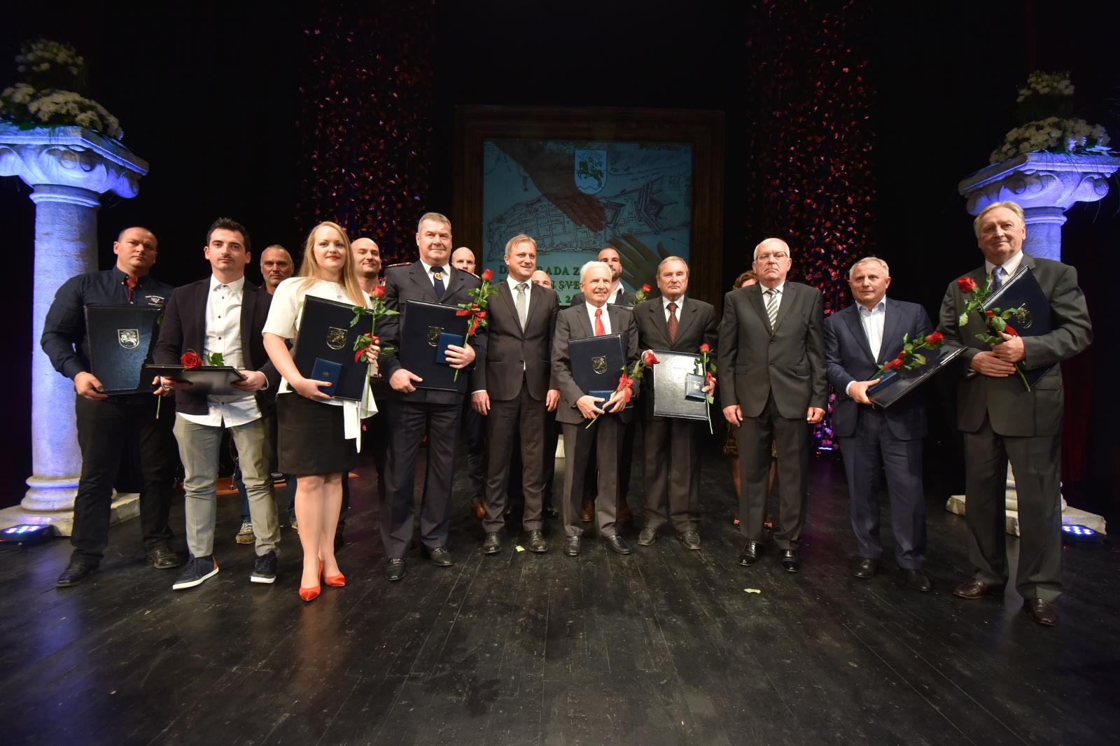 Na svečanoj sjednici Grada Zadra uručene nagrade najzaslužnijim građanima