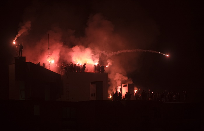 Split,13022011
Proslava 100 godina hajduka-navijaci hajduka ispalili su oko 2000 signalnih raketa povise grada
Foto:Tom Dubravec /CROPIX Split,13022011
Proslava 100 godina hajduka-navijaci hajduka ispalili su oko 2000 signalnih raketa povise grada
Foto:Tom Dubravec /CROPIX